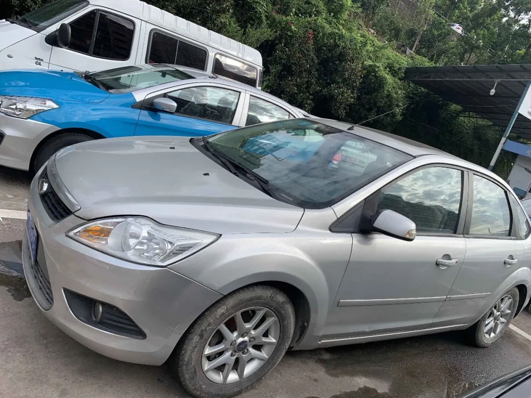 公開拍賣?？怂?、上海別克牌機動車